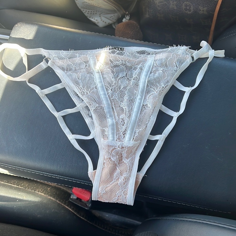 Victoria’s Secret White Lace Set - Picture 6 of 6